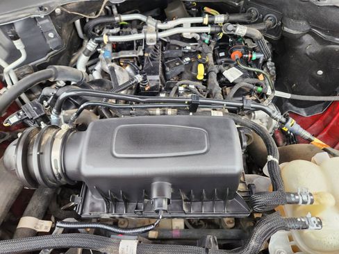 Used 2021 Ford Explorer XLT w/ Equipment Group 202A image 35