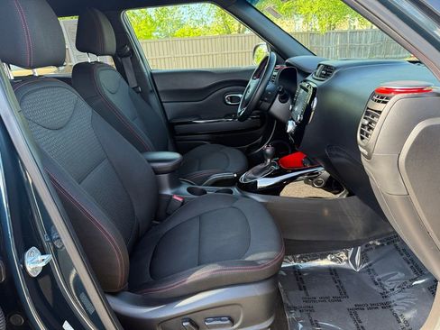 Used 2018 Kia Soul + FWD image 27