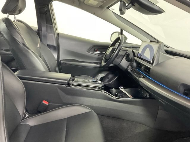 Used 2025 Toyota Prius XLE FWD image 16