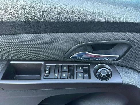 Used 2016 Chevrolet Cruze LT w/ Technology Package image 10