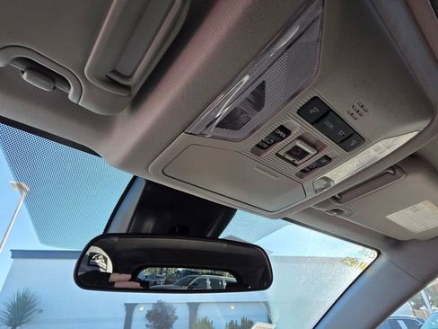 Used 2022 Toyota RAV4 XLE Premium image 33