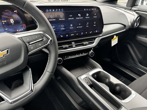 New 2026 Chevrolet Equinox EV LT image 15