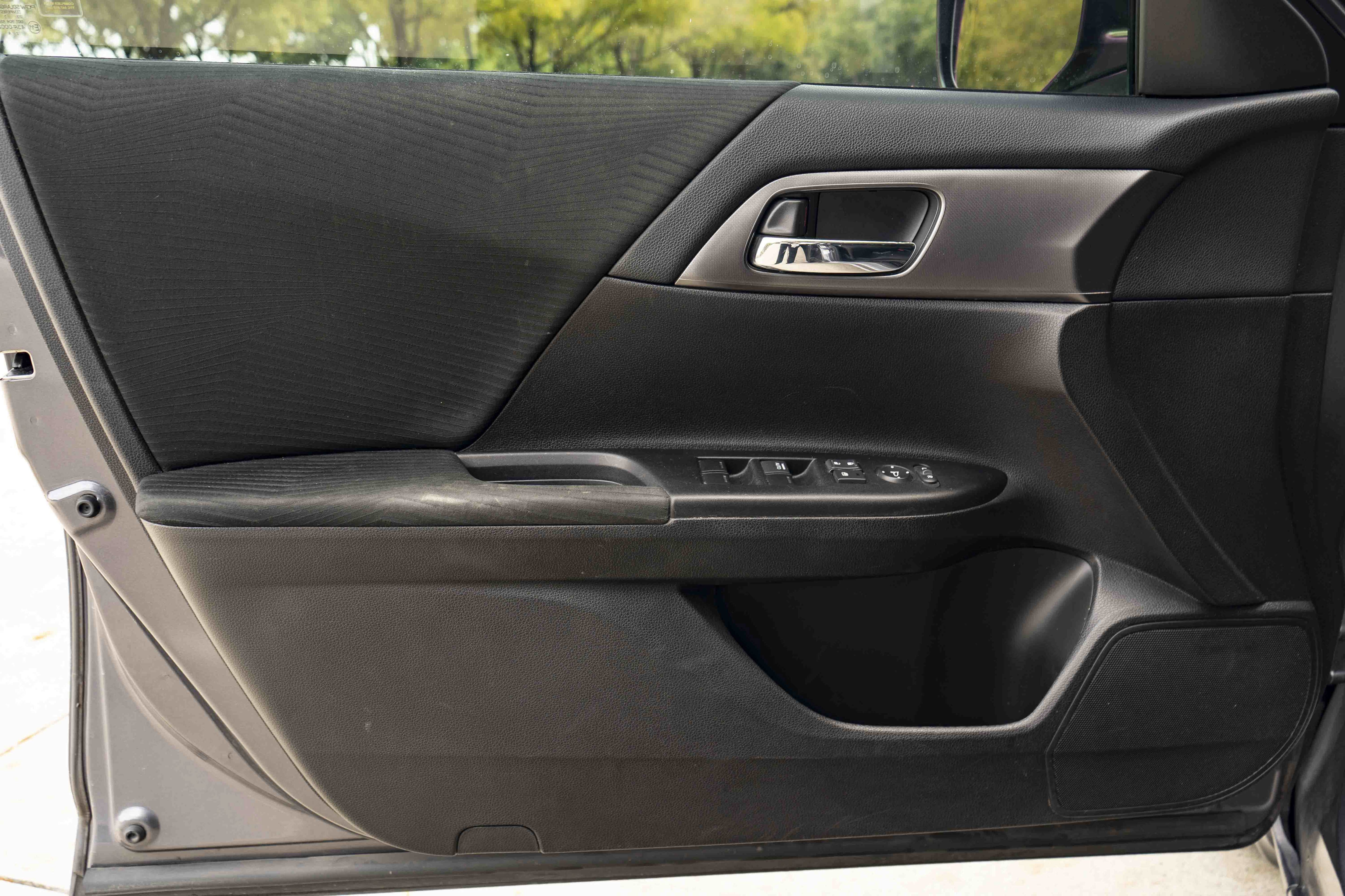 Used 2015 Honda Accord LX image 33