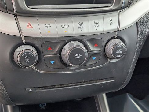 Used 2020 Dodge Journey SE w/ Blacktop Package image 28