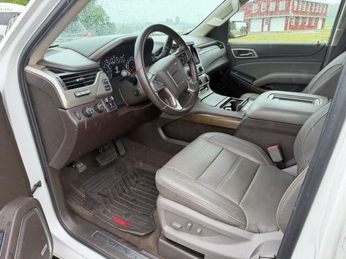Used 2018 GMC Yukon XL Denali w/ Denali Ultimate Package AWD/4WD image 9