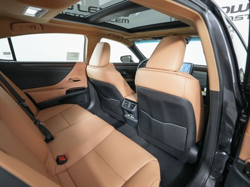 New 2025 Lexus ES 350 Premium SEDAN image 16