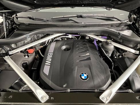 Certified 2024 BMW X7 xDrive40i w/ Premium Package image 18