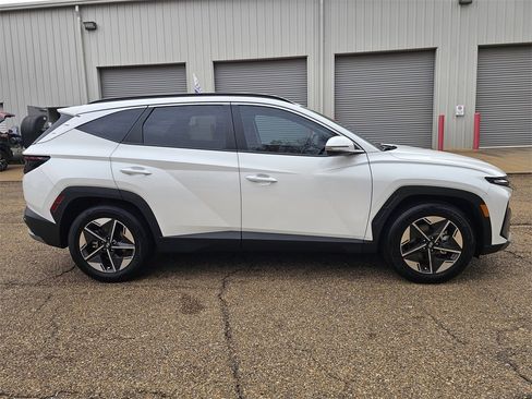 Certified 2025 Hyundai Tucson SEL image 3