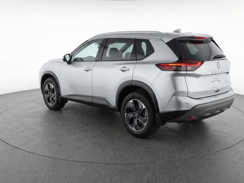 Used 2025 Nissan Rogue SV AWD/4WD image 6