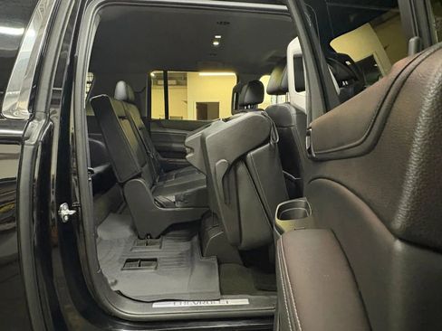 Used 2016 Chevrolet Suburban LT image 25