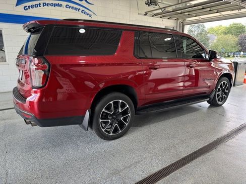 Used 2022 Chevrolet Suburban RST w/ Sport Performance Package image 14