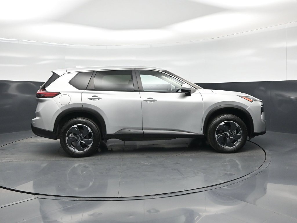 Used 2024 Nissan Rogue SV AWD/4WD image 25