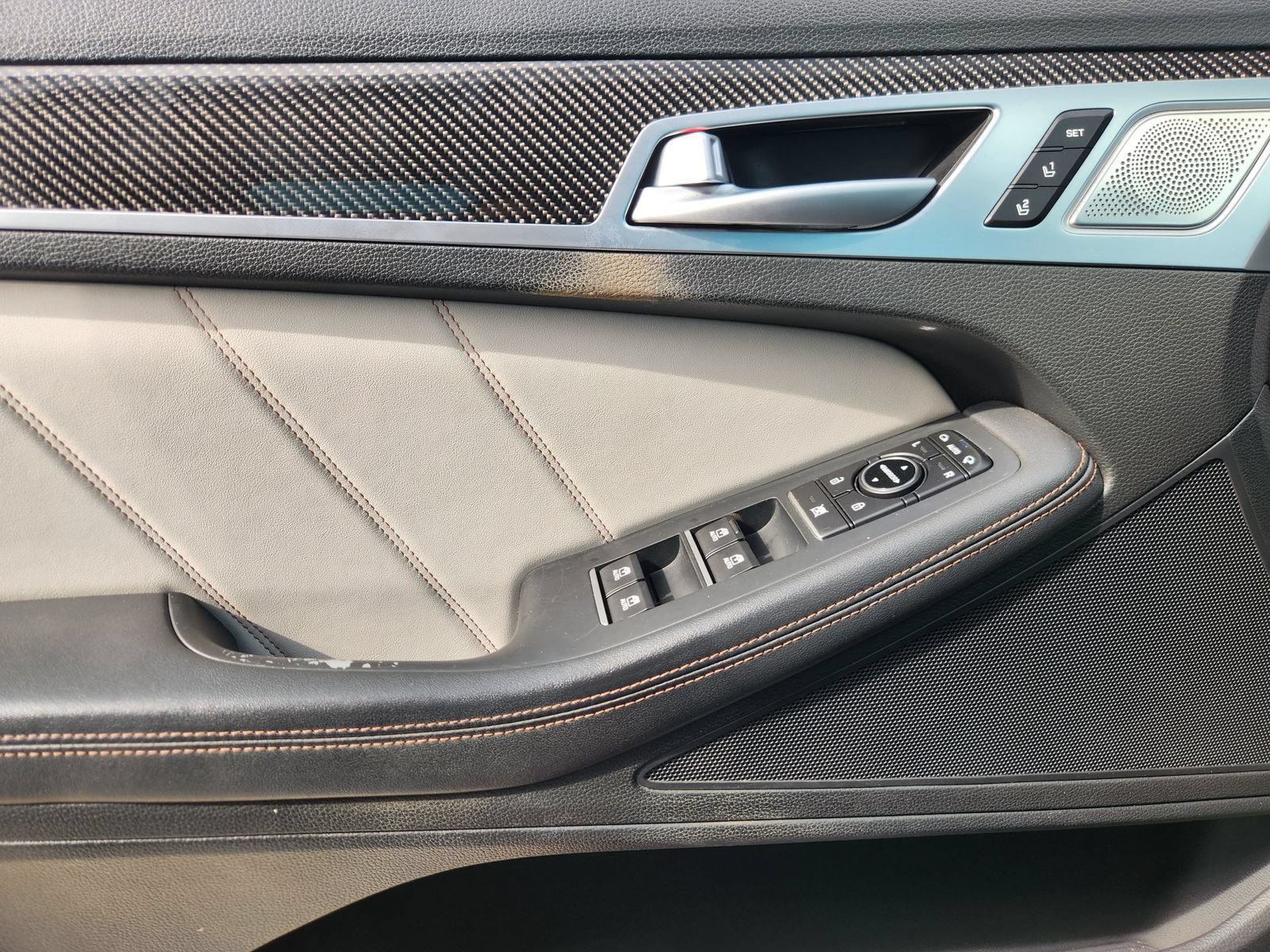 Used 2018 Genesis G80 3.3T Sport RWD image 22