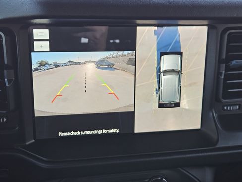 Used 2023 Ford Bronco Wildtrak image 19