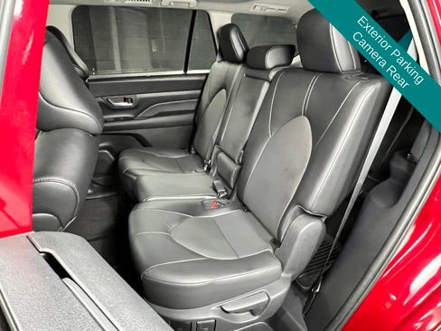 Used 2025 Toyota Grand Highlander AWD image 14