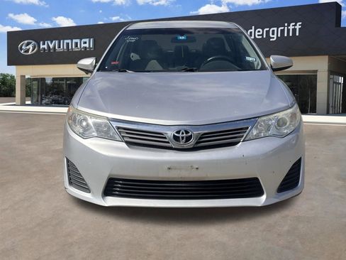 Used 2012 Toyota Camry LE image 3