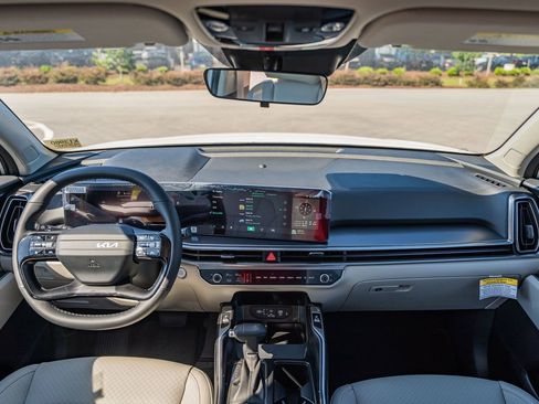New 2026 Kia Sorento S FWD image 17