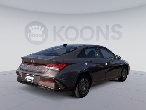 New 2026 Hyundai Elantra Blue image 7