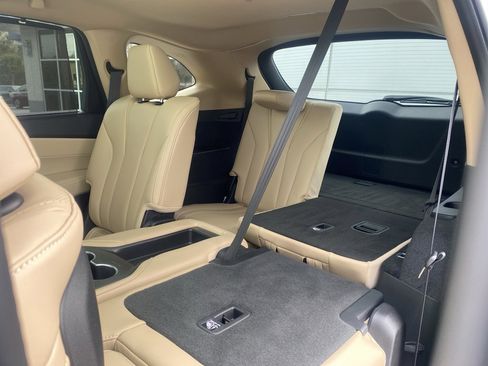 Certified 2024 Acura MDX w/Technology Package image 14