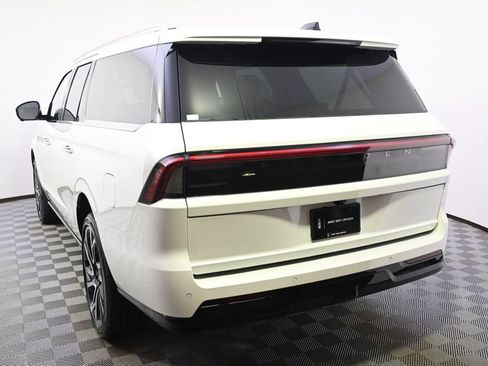 New 2026 Lincoln Navigator L Black Label AWD/4WD image 4