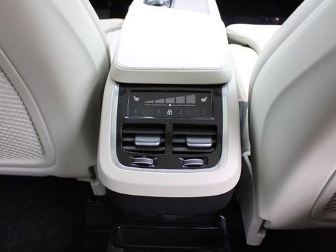 Certified 2023 Volvo XC90 B6 Ultimate w/ Protection Package AWD/4WD image 22