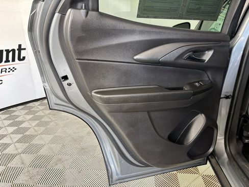 Used 2025 Chevrolet TrailBlazer LT AWD/4WD image 16