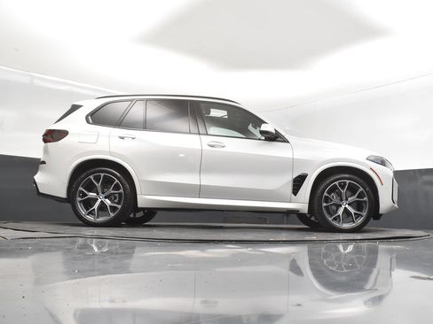 Certified 2026 BMW X5 xDrive40i w/ M Sport Package AWD/4WD image 43