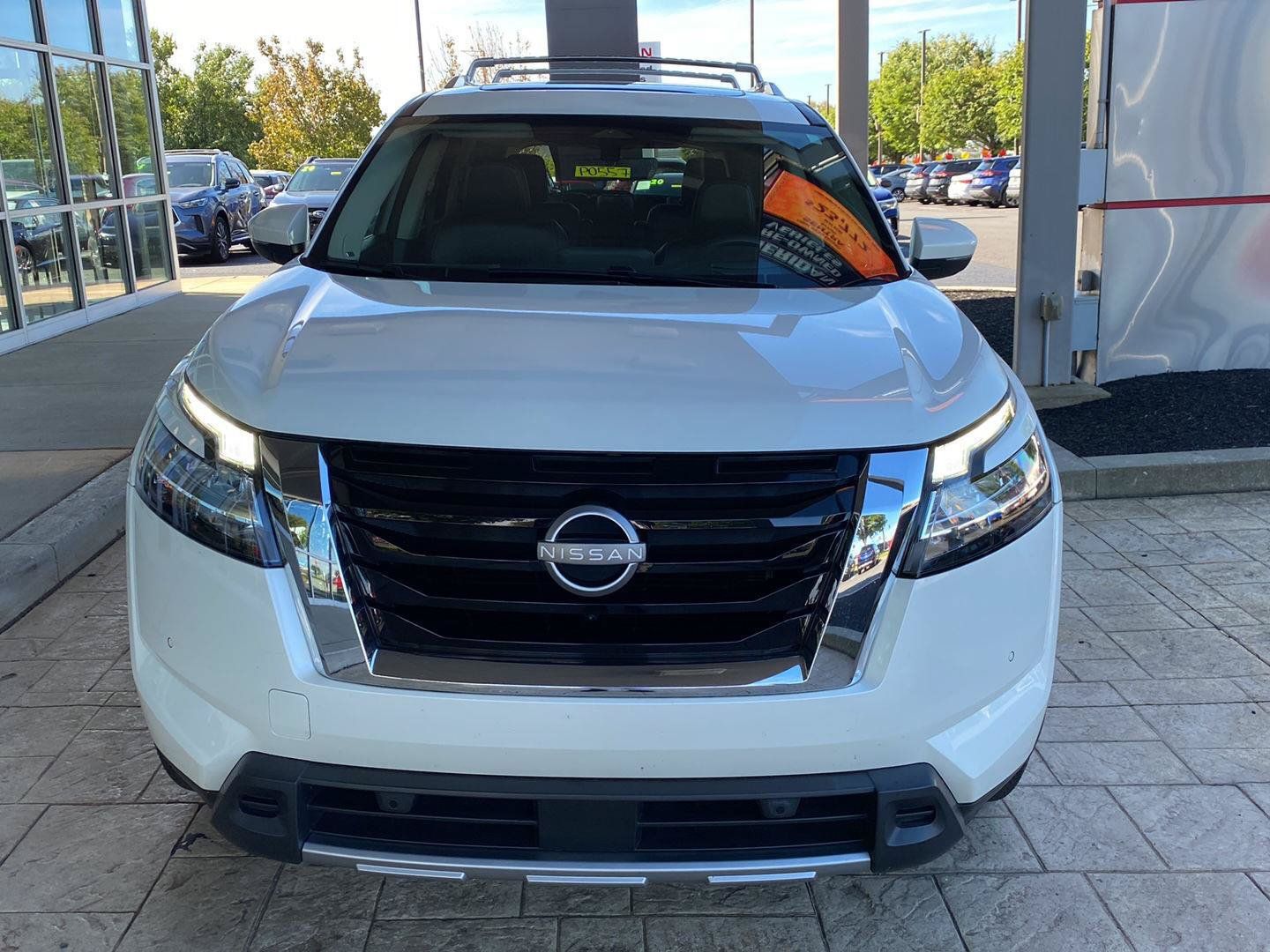 Certified 2023 Nissan Pathfinder Platinum AWD/4WD image 2