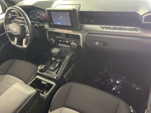 Used 2025 Toyota Tacoma TRD Off-Road image 26