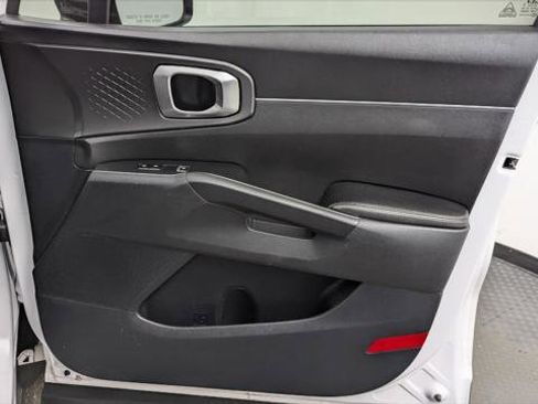 Used 2022 Kia Sorento LX image 22