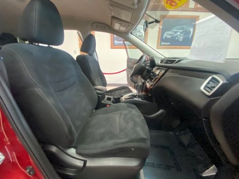 Used 2016 Nissan Rogue SV image 15