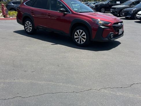Used 2025 Subaru Outback Premium AWD/4WD image 5