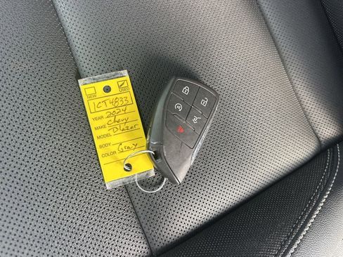 Used 2024 Chevrolet Blazer EV LT image 34