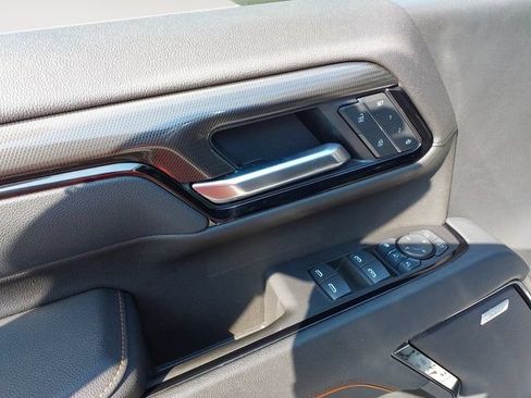Used 2025 GMC Sierra 2500 AT4 w/ AT4 Premium Plus Package AWD/4WD image 10