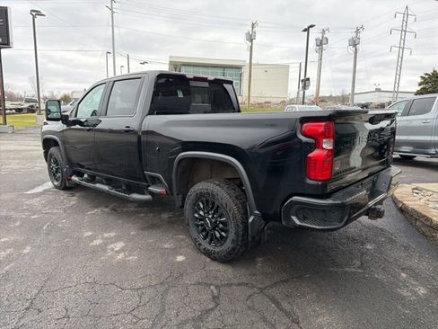 Used 2021 Chevrolet Silverado 2500 LT w/ Midnight Edition image 3