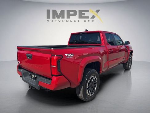 Used 2025 Toyota Tacoma TRD Sport AWD/4WD image 5