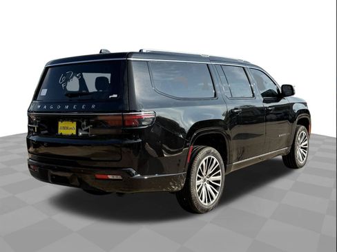 New 2025 Jeep Wagoneer L Series II AWD/4WD image 7
