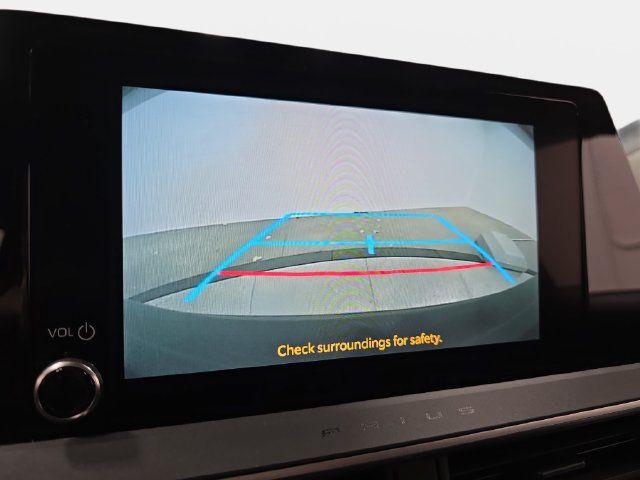 Certified 2025 Toyota Prius LE FWD image 18