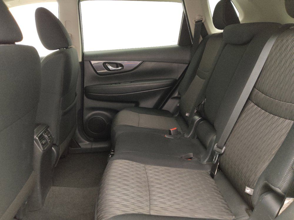 Used 2020 Nissan Rogue SV FWD image 19