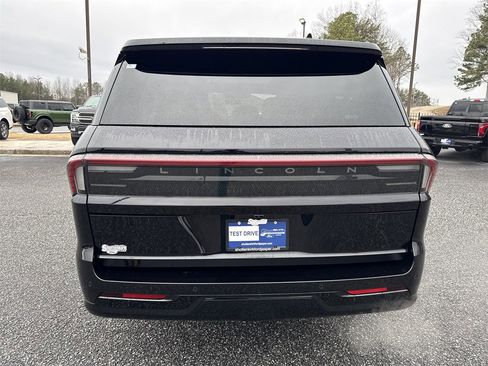 Used 2025 Lincoln Navigator L Reserve w/ Jet Appearance Package image 6