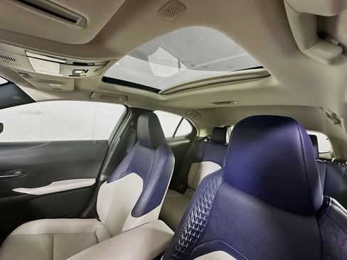 Used 2021 Lexus UX 250h w/ Premium Package image 22