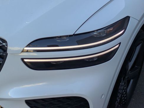 Used 2025 Genesis GV70 3.5T Sport w/ Sport Advanced Package image 10