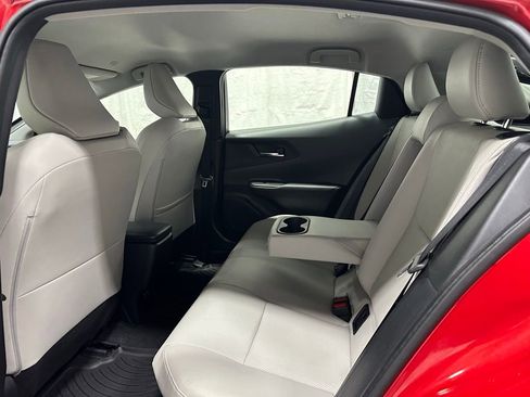 Used 2025 Toyota Prius XLE image 47