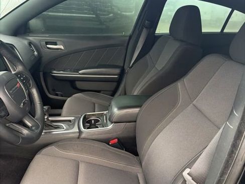 Used 2019 Dodge Charger SXT image 8