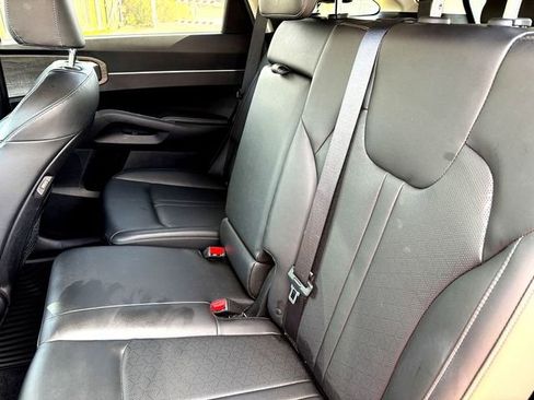 Used 2023 Kia Sorento S image 24
