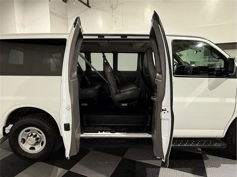 Used 2014 Chevrolet Express 2500 LS image 21