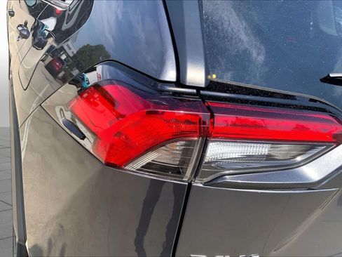 Used 2024 Toyota RAV4 XLE FWD image 27