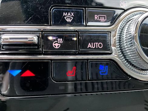 Used 2021 Lincoln Corsair FWD w/ Premium Package image 32