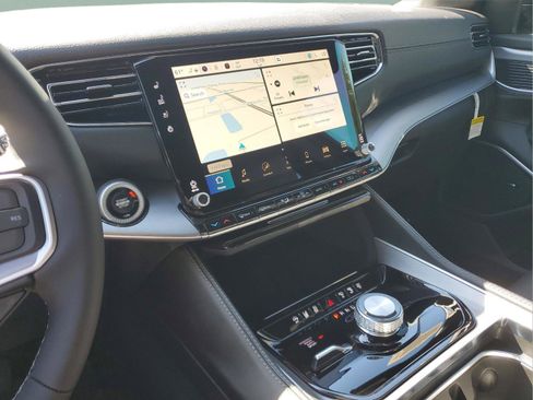 New 2026 Jeep Grand Wagoneer 4WD w/ Premium Group I image 22