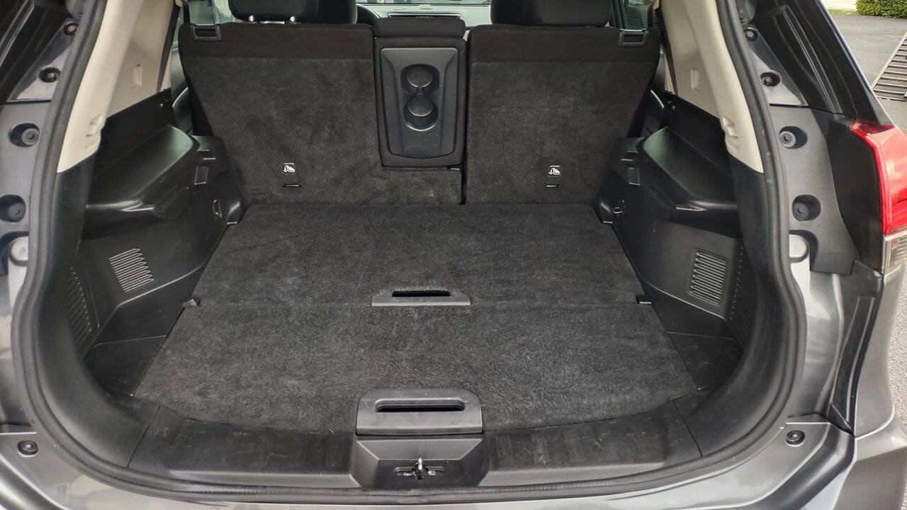 Used 2020 Nissan Rogue S FWD image 30